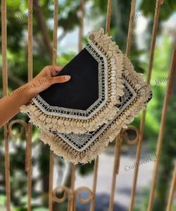 Sac Banjara en jute de haute qualité, design élégant, avec bandoulière chaîne, fait main, sac ethnique à porter sur l'épaule pour un usage quotidien, disponible à un prix raisonnable - Product Image 5