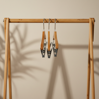 Cintre en bois pour enfants, mini format 30 cm, en érable, pour vêtements de bébé, antidérapant, bords arrondis, design sûr, écologique