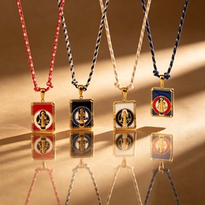 Colar com Pingente Vintage da Virgem Maria HB793, Banhado a Ouro 18K, Aço Inoxidável, Amuletos Religiosos Esmaltados, Corrente de Cordão Trançado, Joia - Product Image 3