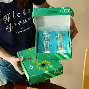 Verre à shot mini 2oz sans plomb, transparent, à base lourde, pour spiritueux, vente en gros, personnalisable avec slogan de dessin animé et impression de voyage, boîte cadeau OEM - Product Image 3