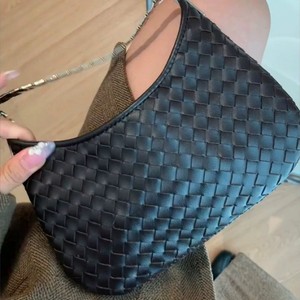 Bolso tote tejido tipo dumpling negro con costuras trenzadas y cierre de cremallera, elegante bolso de hombro para atuendos diarios, primavera 2026 - Product Image 5