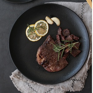 <span class=keywords><strong>Assiettes</strong></span> de dîner en <span class=keywords><strong>porcelaine</strong></span> blanche de style européen à vendre, <span class=keywords><strong>assiettes</strong></span> de présentation noires et blanches, <span class=keywords><strong>assiettes</strong></span> rondes de service pour restaurant - Product Image 3