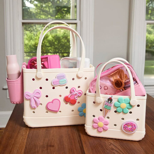 Abalorios personalizados de EVA para bolsos, decoraciones coloridas de dibujos animados para accesorios de bolsos tote, colgantes DIY para bolsos de playa, regalo de verano al por mayor - Product Image 2