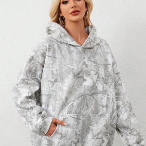 Sudadera con Capucha Oversize de Camuflaje Urbano para Mujer, Estampado Digital Completo Personalizado, Hombros Caídos, Corte Boxy, Colección 2025 de Gran Venta - Product Image 3
