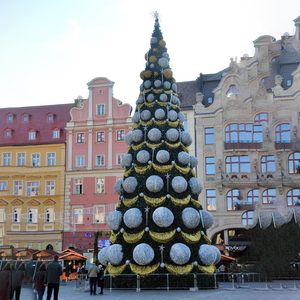 Outdoor <strong>Santa</strong> <strong>Claus</strong> and Giant Artificial Christmas Tree with Lighting for Christmas Event Decoration - Product Image 3