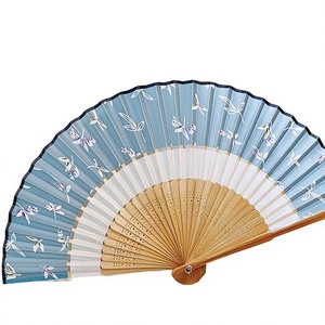 Éventail pliant artisanal en bambou naturel, motif floral bleu et blanc, design artistique pour collection, décoration de mariage, cadeau - Product Image 1