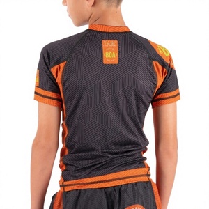 เสื้อรัดกล้ามเนื้อสำหรับบราซิลเลียนยิวยิตสู (BJJ) และ MMA ขายส่ง รับสกรีนโลโก้ แห้งเร็ว ยืดหยุ่น เหมาะสำหรับการฝึกซ้อมกีฬา - Product Image 6