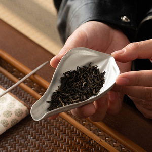 Cuchara de té de pétalos de loto de inspiración zen china, soporte para té, cuchara de té hecha a mano para la preparación del té, cucharón de té, extractor de té y otros utensilios. - Product Image 4