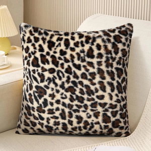 Funda de Cojín de Piel Sintética con Estampado de Leopardo de Lujo, Funda de Almohada Decorativa de Felpa Suave con Patrón de Piel de Animal para Sofá - Product Image 4