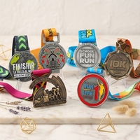 Badges et médailles scolaires en alliage de zinc, moulés sous pression 3D, plaqués or, personnalisables, pour anniversaires, sports et souvenirs de remise de diplôme, vente en gros, promotion
