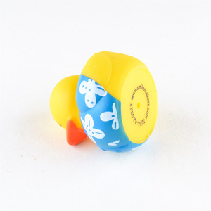 Jouet de bain en vinyle PVC écologique bleu fleur <span class=keywords><strong>canard</strong></span> poupée flottante pour enfants en plastique canards en caoutchouc pistolet à eau de style vacances - Product Image 4