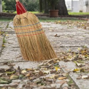 Scopa in Sorgo da 140 cm con 4 Fili per la Pulizia di Sentieri e Giardini Esterni - Product Image 6