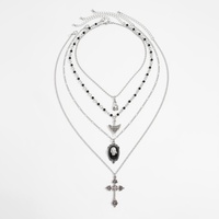 Ensemble de colliers pendentifs gothiques superposés avec crâne, portrait, moustache et croix pour femmes, style punk, accessoires de bijoux pour le cou empilables pour Halloween