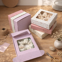 Boîte cadeau en papier avec fenêtre transparente, design pliable pour l'emballage de vente au détail d'accessoires pour cheveux