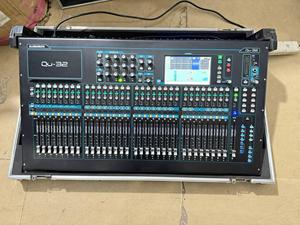 มิกเซอร์มืออาชีพ <span class=keywords><strong>QU32</strong></span> คอนโซลมิกซ์เสียงสำหรับคอนเสิร์ต แสงสีเสียง งานอีเว้นท์ การแสดงบนเวที - Product Image 2