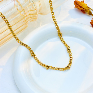 Heart Shaped Diamond Encrusted Chunky Chain Necklace Gold And Silver Unisex Everyday Wear Titanium Steel Metal Necklace - Product Image 3