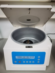 Centrifugeuses à basse vitesse de bureau Centrifugeuse de laboratoire clinique à basse vitesse DM0424 DM0408 Centrifugeuse de <span class=keywords><strong>Prp</strong></span> sanguine - Product Image 2