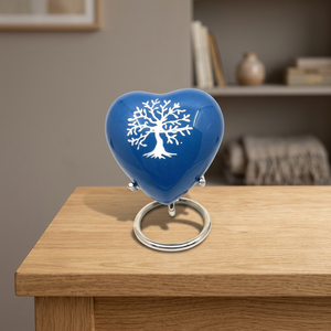 Urna Funeraria de Cerámica en Forma de Corazón Azul con Diseño de Árbol Blanco, Estilo Moderno y Duradero para Cenizas de Mascotas - Product Image 3