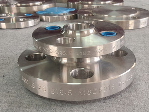 Flange per Tubi in Acciaio Certificati ASME-B16.5/ASME-B16.47/AWWA-C207/API-6A/DIN/EN/JIS ISO 9001 per Superficie RF - Product Image 4