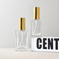 Flacon vaporisateur vide rectangulaire de 50ml 100ml en forme de taille mince flacon de parfum vide transparent pour emballage de parfums vente en gros