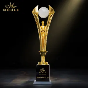 Noble Awards Aangepaste Made Metalen Honor Leiderschap Goble Trofee Awards Met Crystal Base