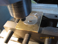 Petite machine de gravure CNC adaptée à la production manuelle de divers matériaux par des particuliers