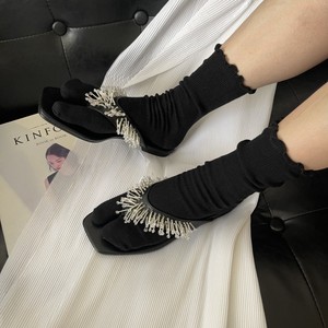 Chaussettes Tabi à volants en tricot côtelé pour chaussures Tabi, certifiées Oeko-Tex 100, chaussettes à deux orteils pour femmes avec bordure festonnée, vente en gros - Product Image 5