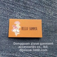 Étiquettes en cuir pour animaux de compagnie, gaufrées en 3D, transfert thermique, motifs de dessins animés colorés, fabriquées en Chine, fournies par le fabricant
