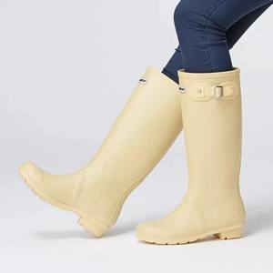Anpassen Frauen <span class=keywords><strong>Sexy</strong></span> Matt PVC Long Wellington Wasserdicht welly Modische Regens tiefel Damen - Product Image 2
