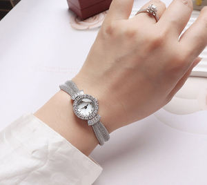 2025 थोक टास्सेल मेश स्ट्रैप फैंसी महिलाएं विंटेज डिजाइन फैशन महिला ब्रेसलेट वॉच गिफ्ट सेट - Product Image 6