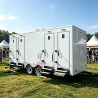 Remorque de toilettes mobiles à 4 postes, spacieuse, conforme aux normes DOT, aux normes américaines, remorque de toilettes de luxe portable à vendre