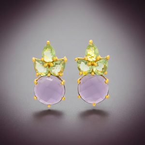 Boucles d'oreilles exquises en plaqué or ornées d'un kaléidoscope de pierres précieuses boucles d'oreilles de travail en pierres violettes et vertes - Product Image 3