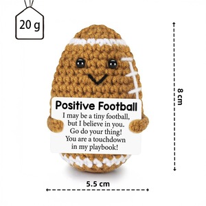 Ballon <span class=keywords><strong>de</strong></span> sport au crochet fait main en gros d'usine avec carte d'encouragement et décoration <span class=keywords><strong>de</strong></span> poupée positive amusante - Product Image 1