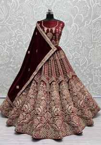 Lehenga Choli exclusif de style moderne avec double Dupatta Nouveau design brodé antique doré disponible au prix de gros - Product Image 3