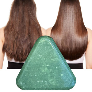 Champú Anticaspa y Control de Grasa al por Mayor, Fijador Capilar Herbal, Jabón Capilar Natural de Hierba Usman Verde Triangular - Product Image 1