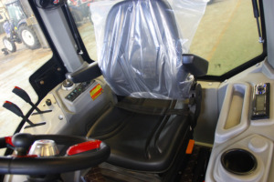 Tractor TT1504 4x4 de Alta Capacidad de Elevación, Trabajo Pesado, Arado Profundo, 4 Ruedas Motrices, Agrícola - Product Image 2