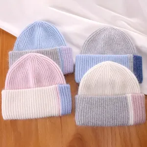 Gorro de punto de alta calidad con bloqueo de colores para niños y adultos, pelo de conejo grueso, gorros cálidos de invierno de dos colores para mujeres