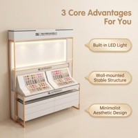 Vitrine d'îlot central autoportante de luxe moderne pour cosmétiques avec éclairage LED pour centre commercial