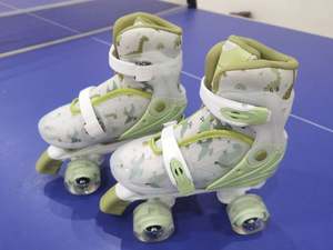 Patins à roulettes à bas prix, doublures blanches, patins à roulettes à cadre pour intérieur - Product Image 4