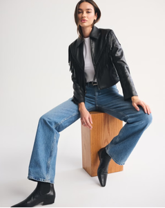 Haut en cuir PU noir uni décontracté LEDUO avec franges et pompons en mousseline respirante pour femme - Collection Printemps - Product Image 2