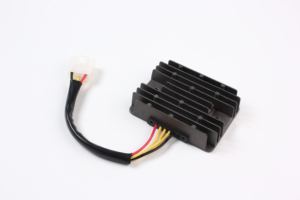 Redresseur régulateur en plastique de haute qualité T165 32800-33E21 32800-33E20 pour Suzuki GSX600 750 1000 TT600 T1300889 T1300819 R2056.1 - Product Image 3