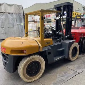 Montacargas Diésel Usado de Alta Eficiencia TCM de 8t Mini con Mástil de Dos Etapas y Neumáticos Sólidos/Neumáticos para Construcción y Movimiento de Tierras - Product Image 2