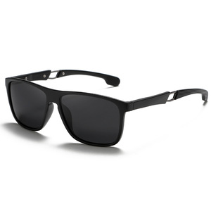 Lunettes de soleil polarisées Greyjack Square, monture noire en PC, verres TAC, protection UV400 pour le sport et la conduite - Product Image 3
