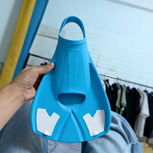 Aletas de Natación de Silicona Profesionales al por Mayor, Nuevas Aletas Cortas de Surf para Niños con Logotipo Personalizado, Aletas de Natación de Talón Abierto para Entrenamiento de Adultos - Product Image 6