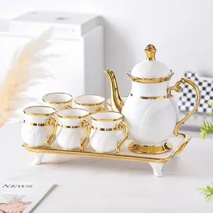 Porcelana de luxo 8Pcs Árabe Gold Rim Branco Rosa Verde Amarelo Vintage Ceramic Tea Cup Set Com Bule