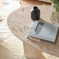 Table basse ovale moderne avec cadre en métal élégant pour le salon