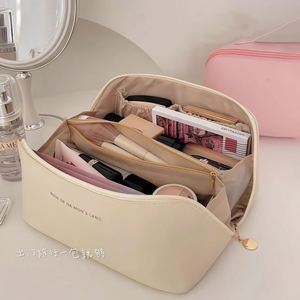 PU Leather Water Resistant Fashion Cosmetic <b>Bag</b> Portable for Travel for Zipper Makeup Organizer with Letter Pattern - Product Image 3