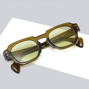 2023 Qmoon moderne dames lunettes de soleil vert lentille lunettes de soleil hommes écaille de tortue hommes petit cadre mode lunettes - Product Image 1