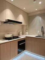 Aparador Esquinero de Roble con Iluminación LED y Tapa de Piedra - Fabricación Personalizada OEM Directo de Fábrica