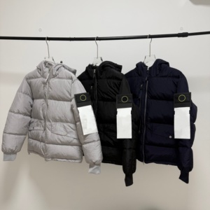 Chaqueta acolchada holgada con capucha, relleno de algodón, con parche en el antebrazo, cierre de cremallera, abrigo cálido de invierno para hombre y mujer, tres colores - Product Image 1